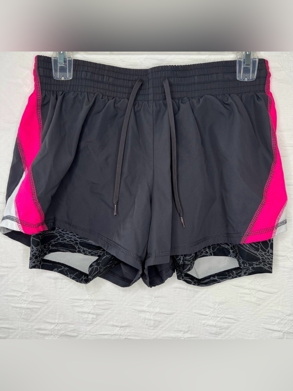 ! Bundle of 2. CHAMPION DUO DRY WOMENS ATHLETIC
SHORTS 2 IN 1.
